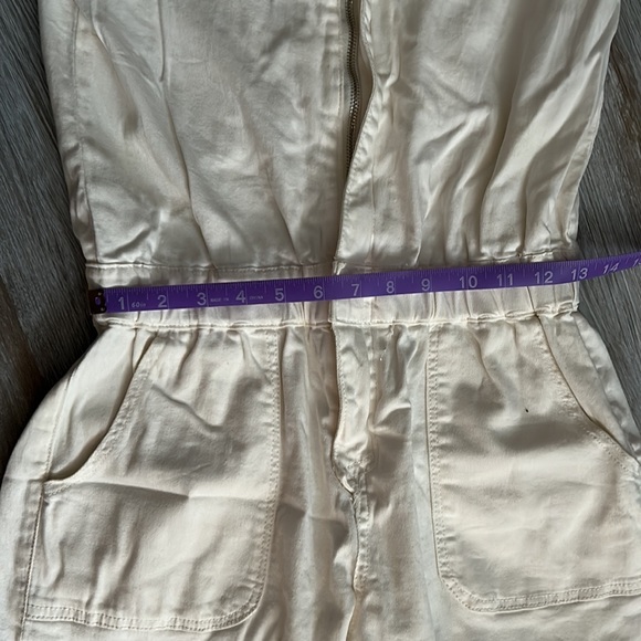 Cream jumpsuit - Picture 5 of 6